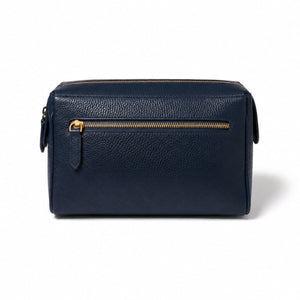 THE ESSENTIALS CLUTCH