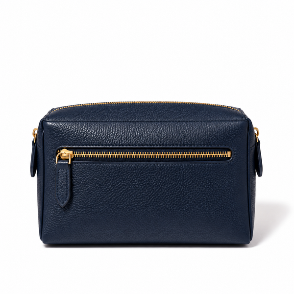 THE ESSENTIALS CLUTCH