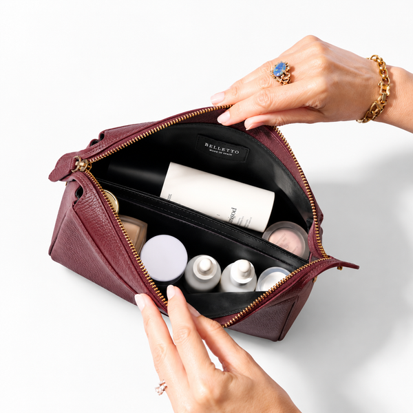 THE ESSENTIALS CLUTCH