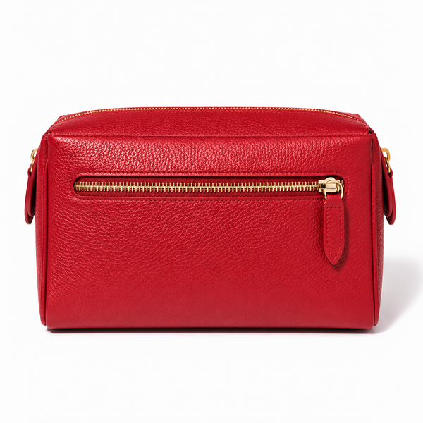 THE ESSENTIALS CLUTCH